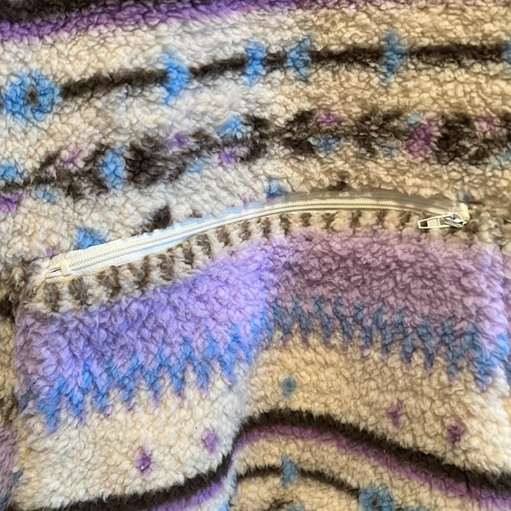 COPY - Fuzzy pullover - Picture 5 of 5